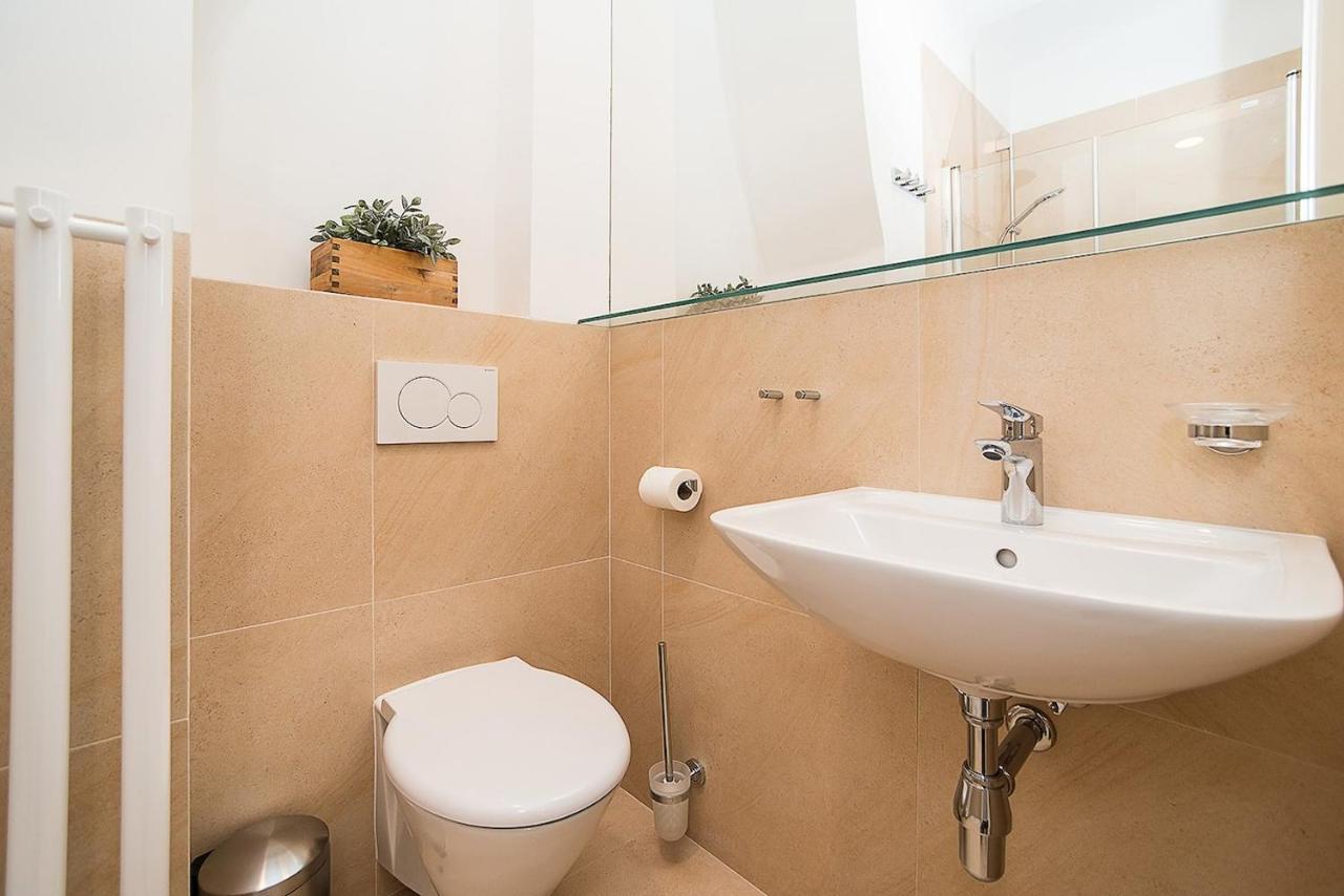 Newly Renovated 1-bed At Charles Bridge Lägenhet